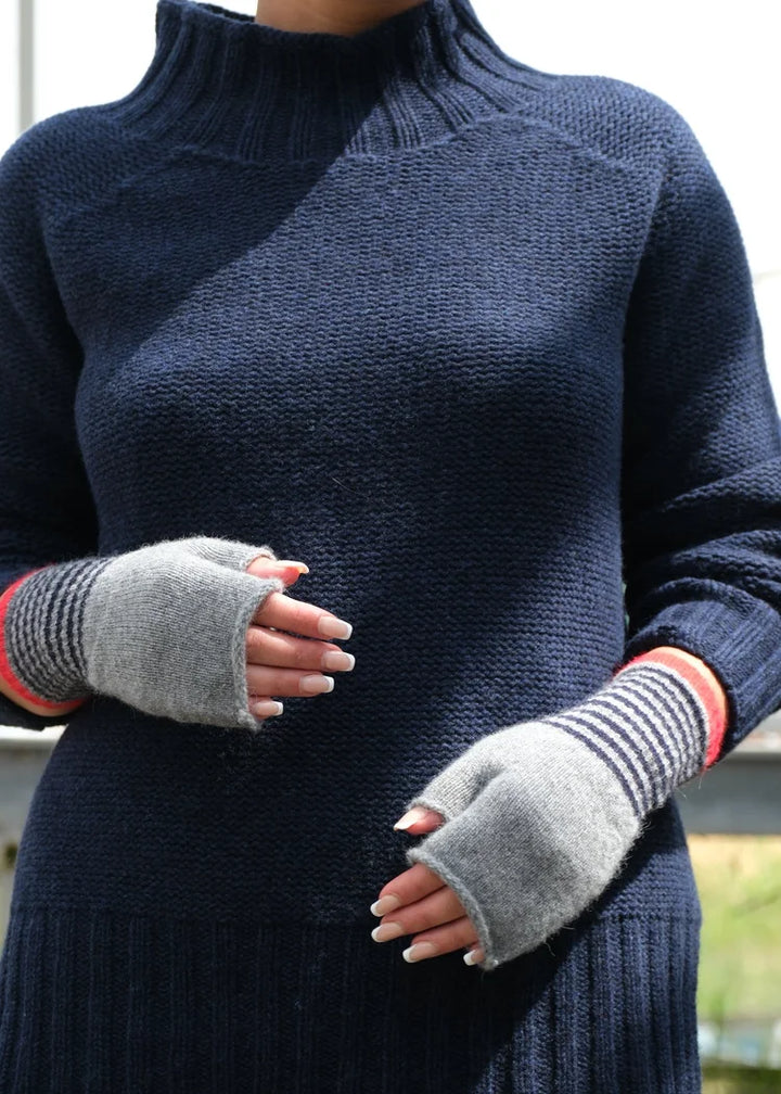 Angora Mitten - Grey &amp; Red