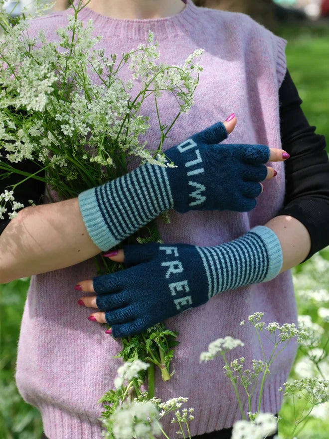 Wild Free Gloves - Teal/Aqua