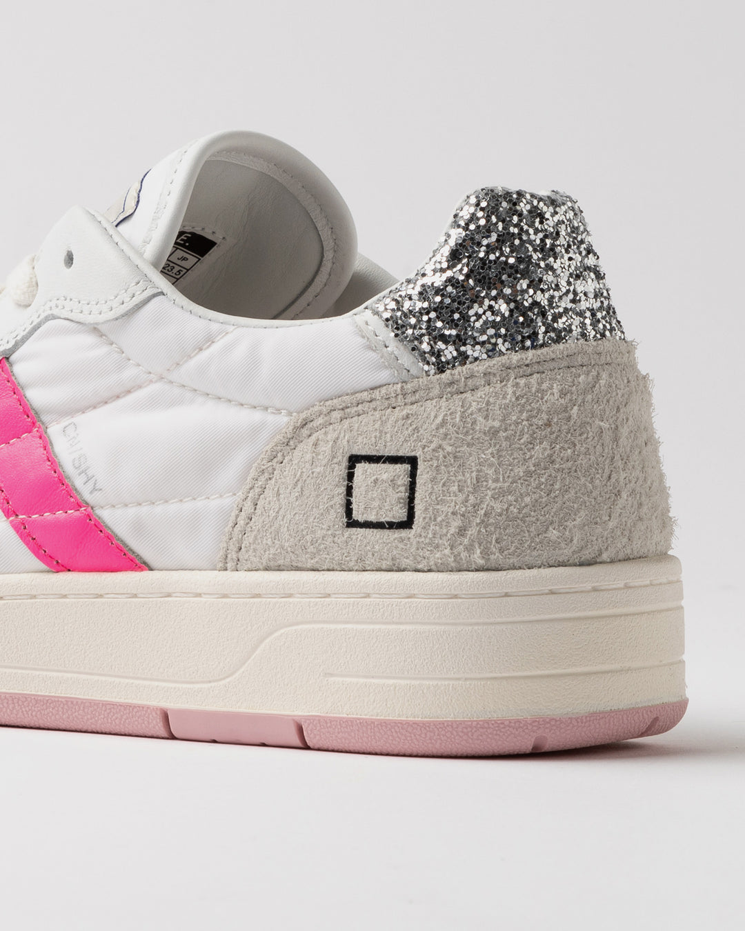 Court Shiny White-Fuxia