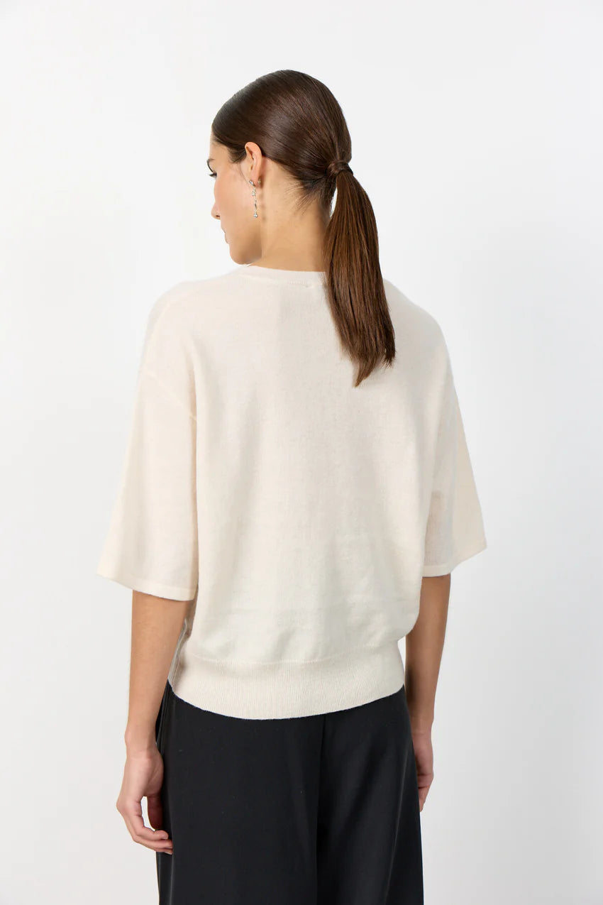 LR-Ismaila Knitted Tee 23 Cream