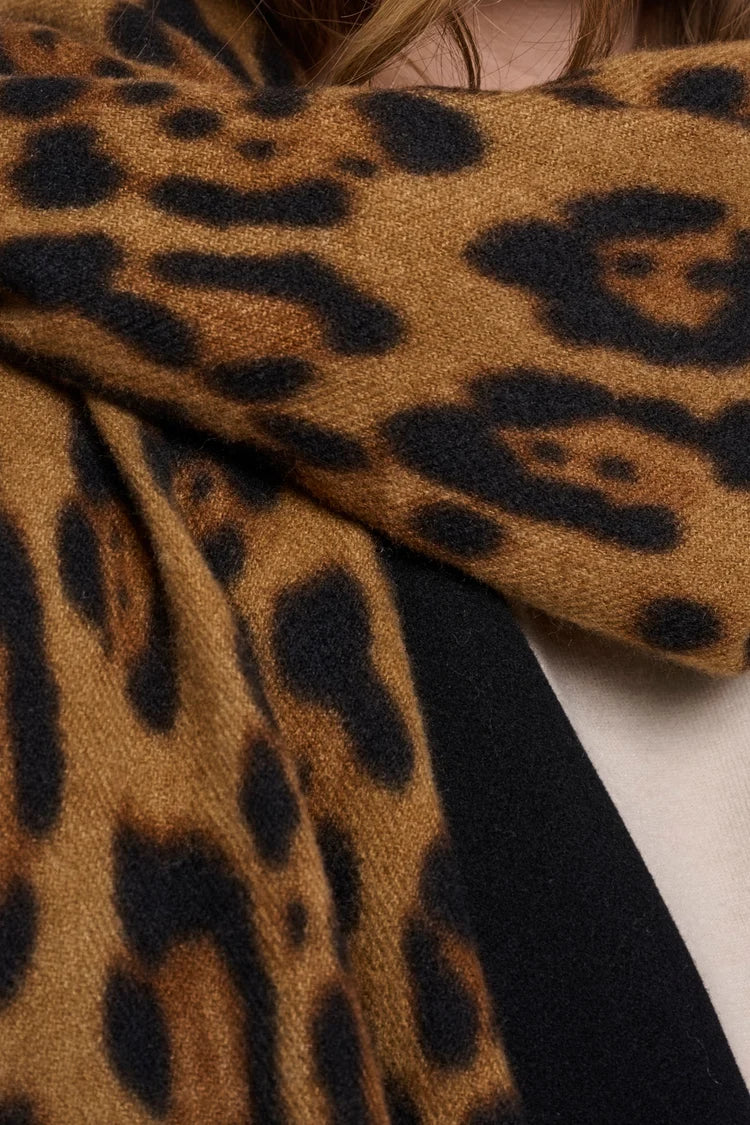Hutton Scarf - Leopard