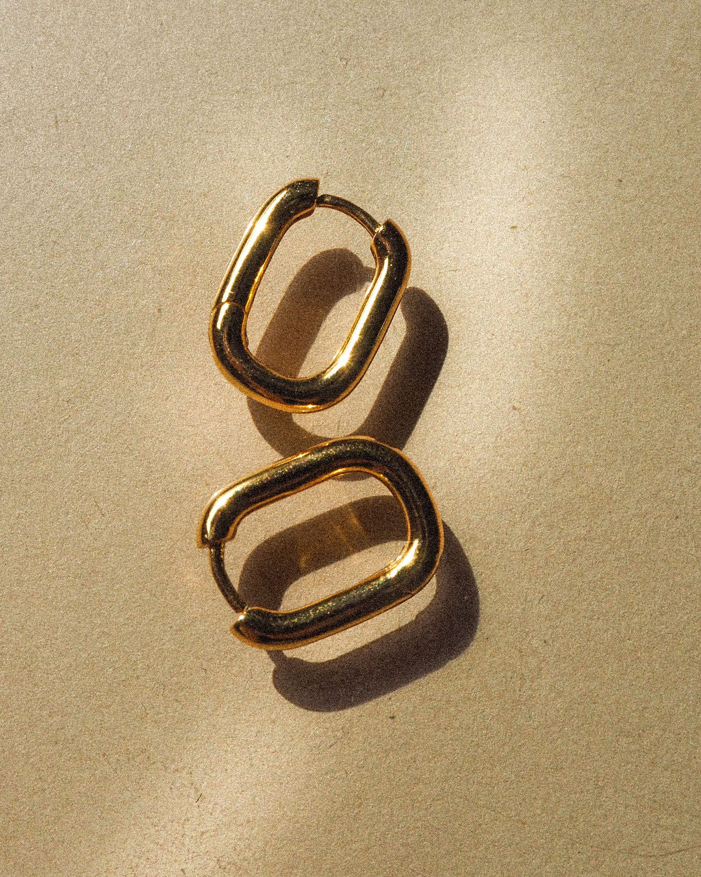 Core Chain Link Huggies Gold