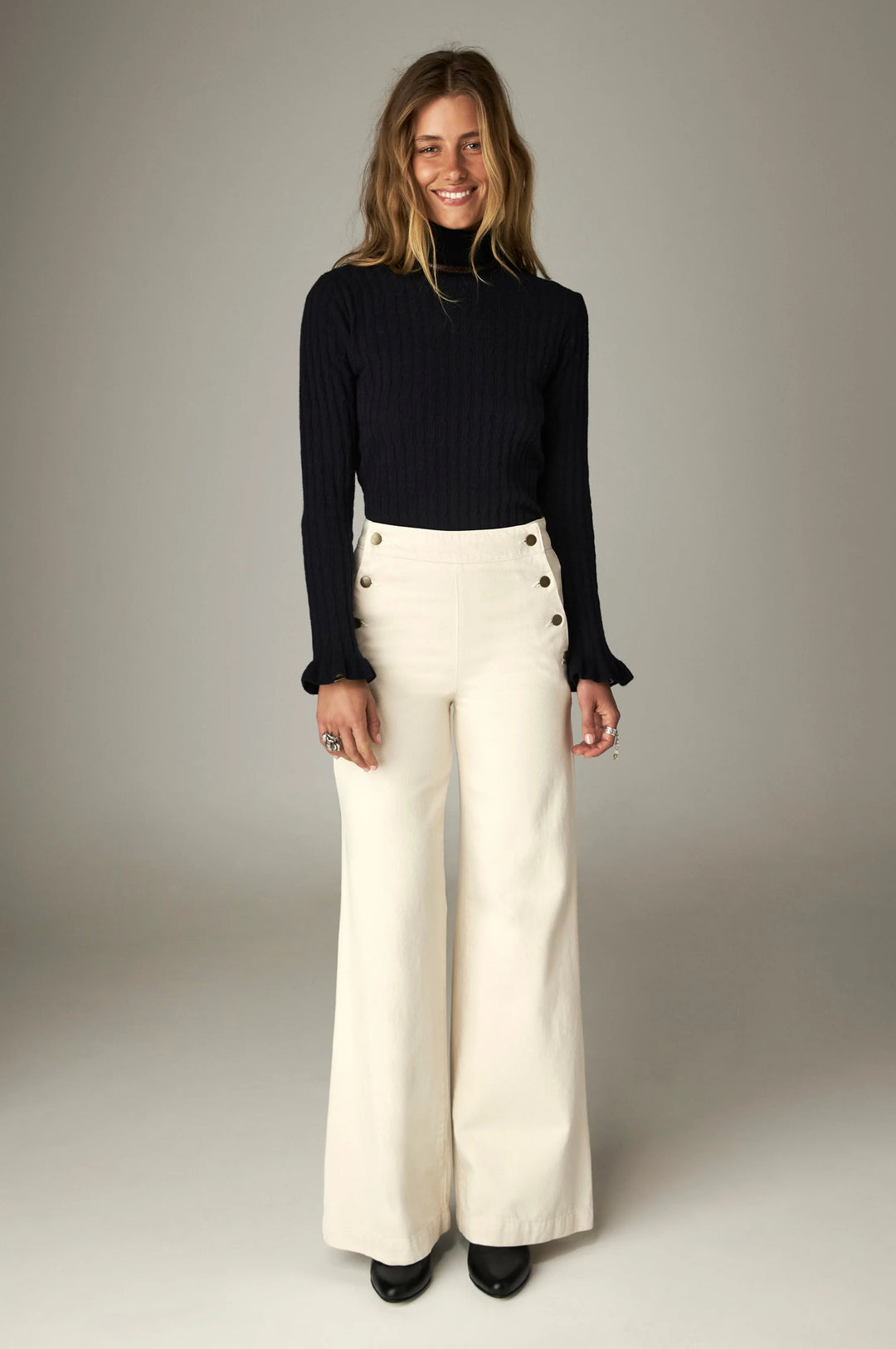 Nocture Nancy Jumper - Black Frequency