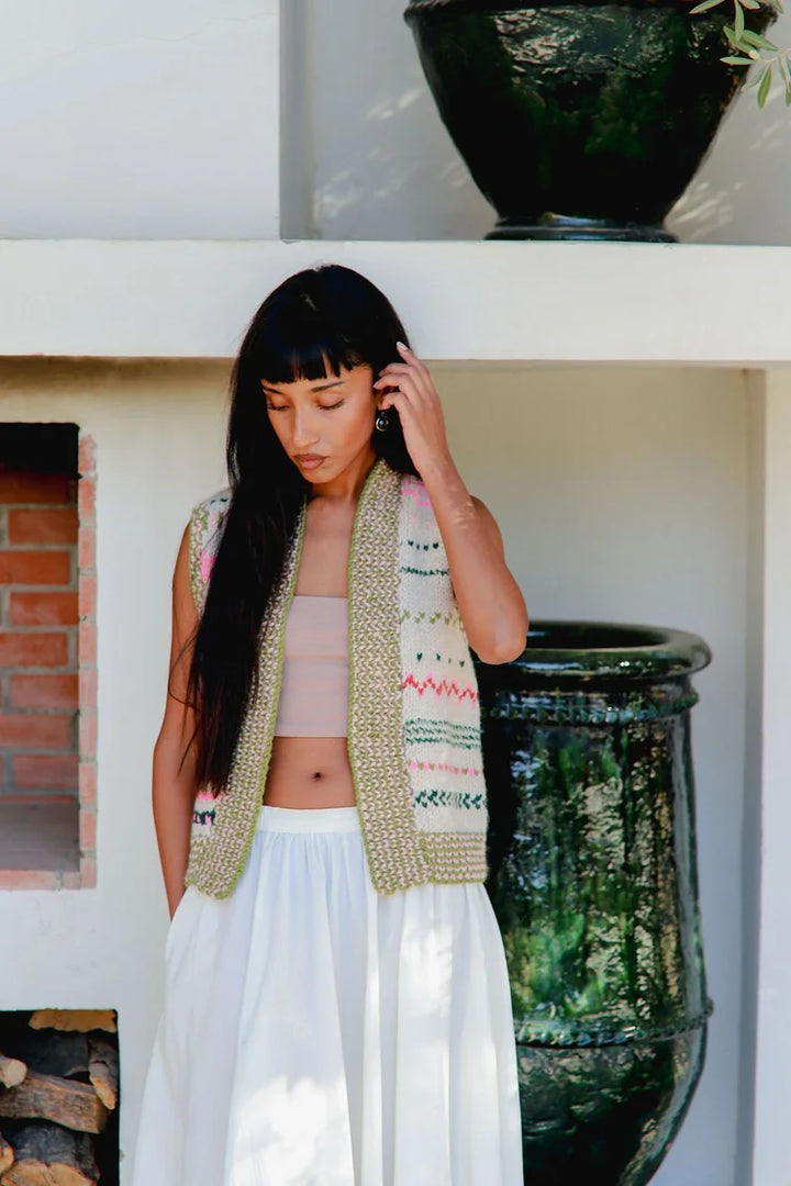 Quito Sleeveless Cardigan Tulips