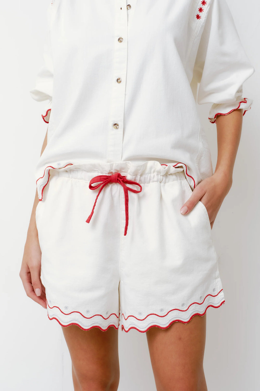 Nina Shorts - White