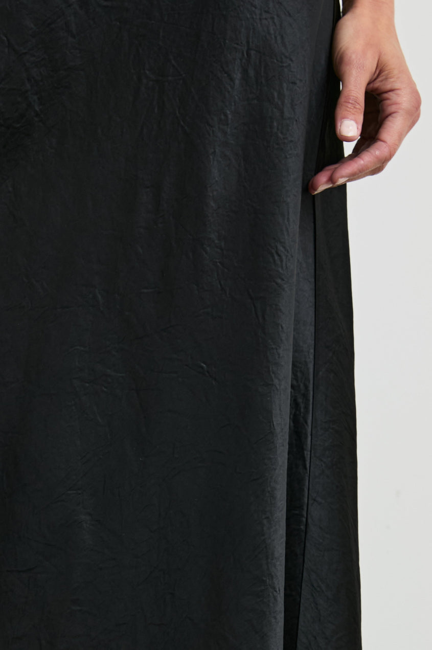 Romina - Black Crinkle