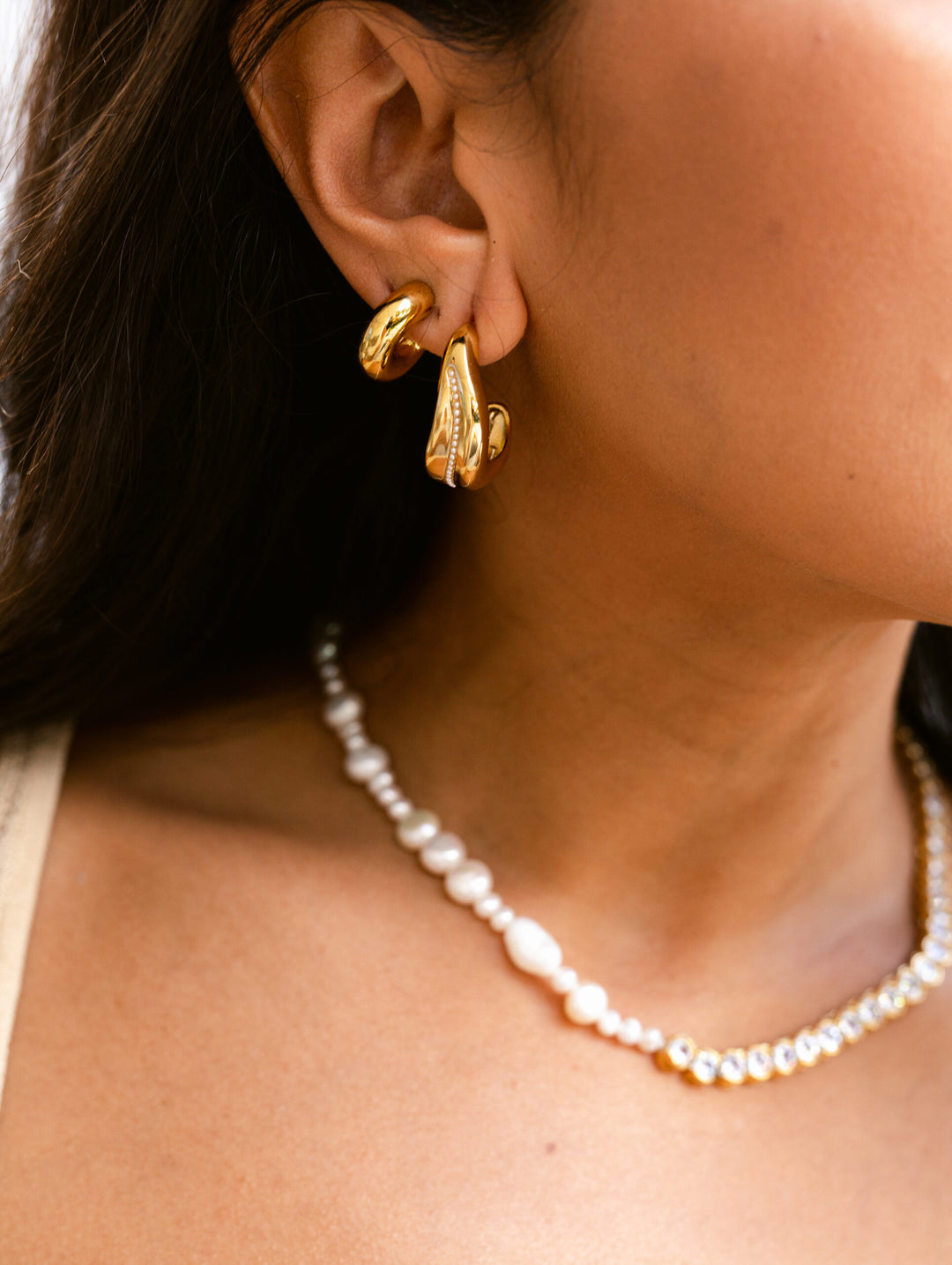 Wave Earrings - Pearl