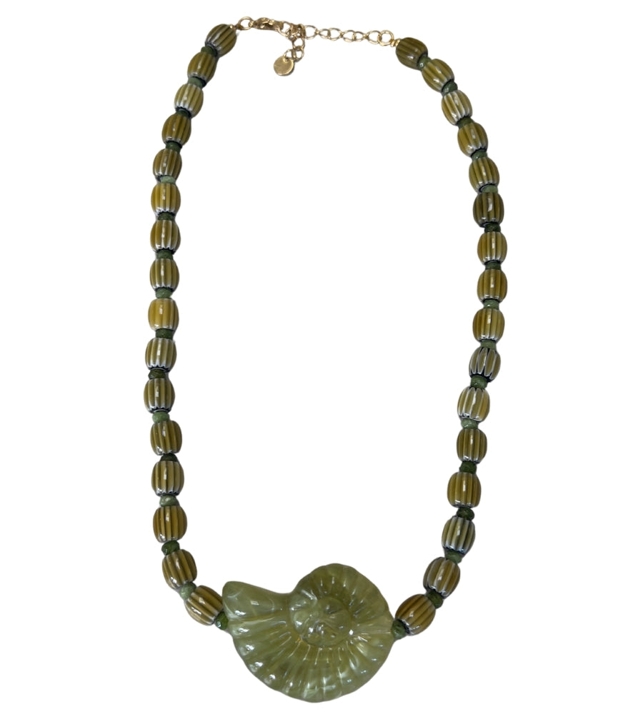 24623 Beaded Shell Necklace Green