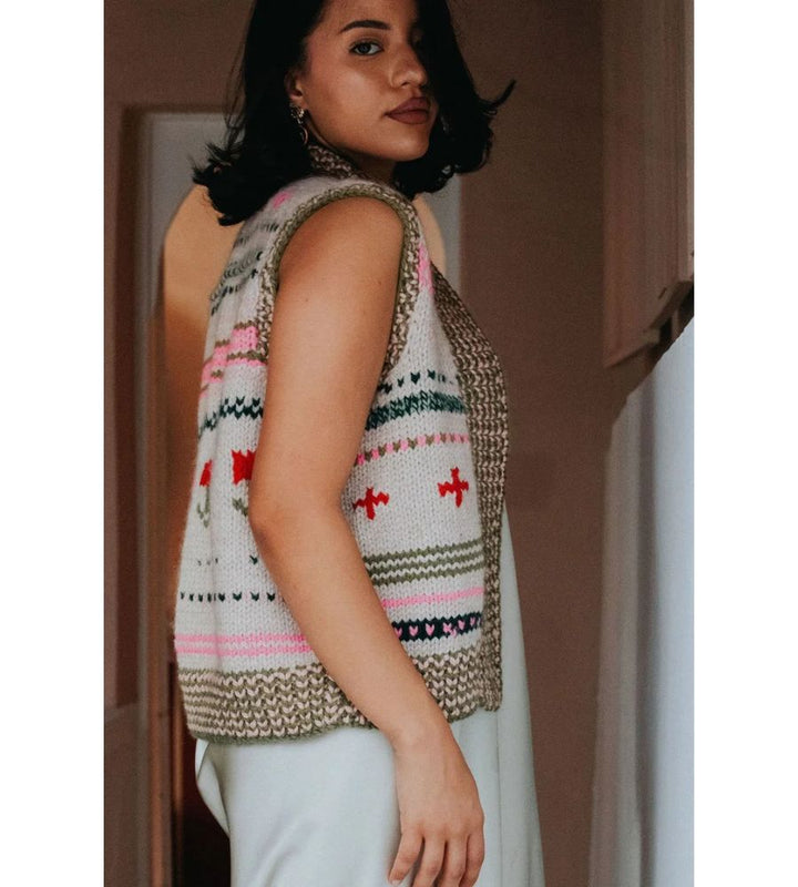 Quito Sleeveless Cardigan Tulips