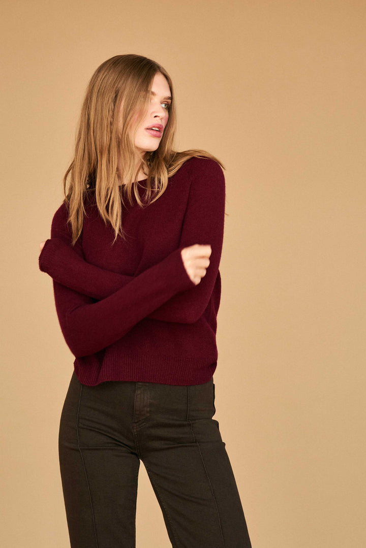 Distressed Crew - Burgundy