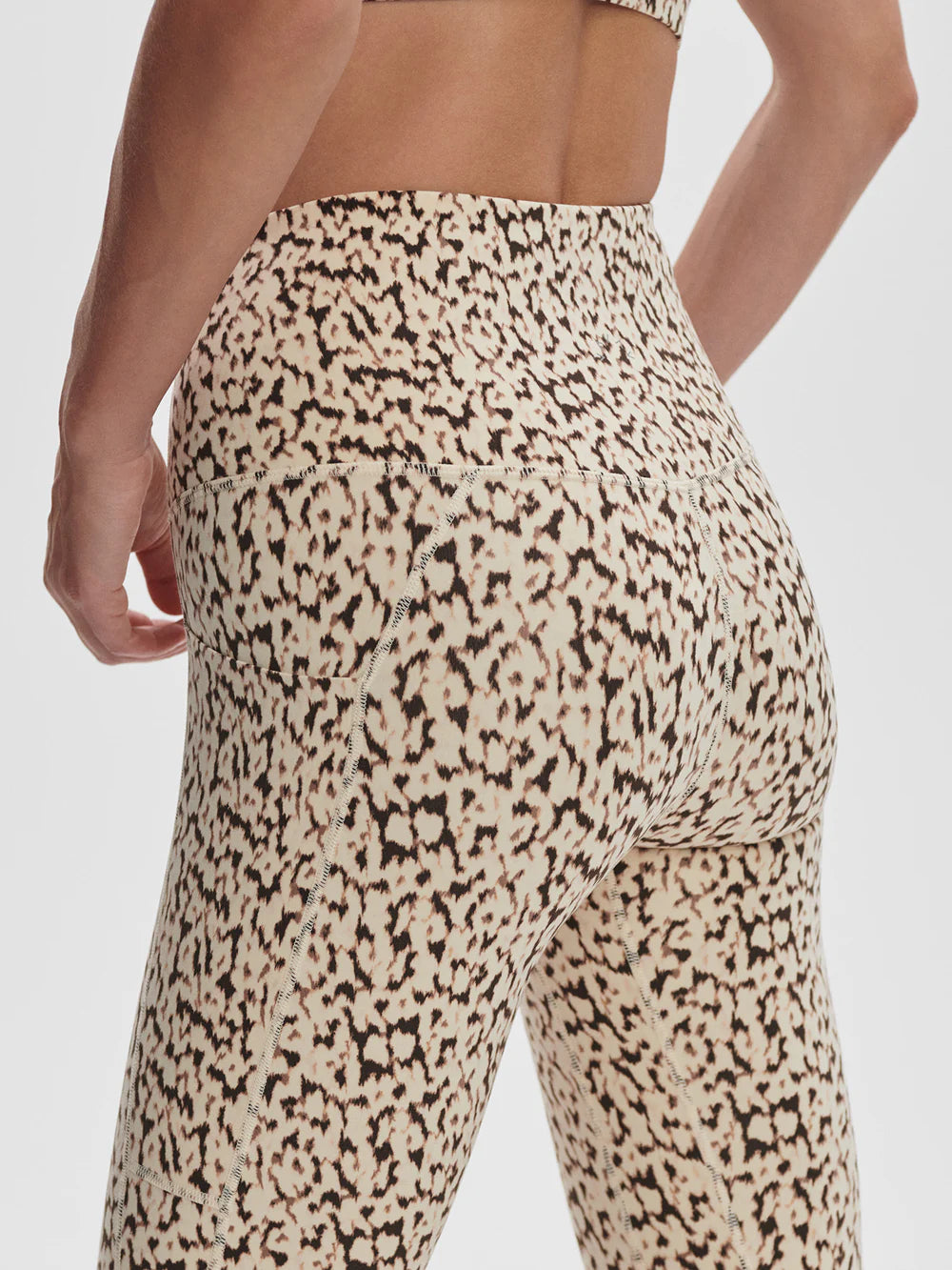 Move Pocket Legging High 25 - Almond Abstract Leopard