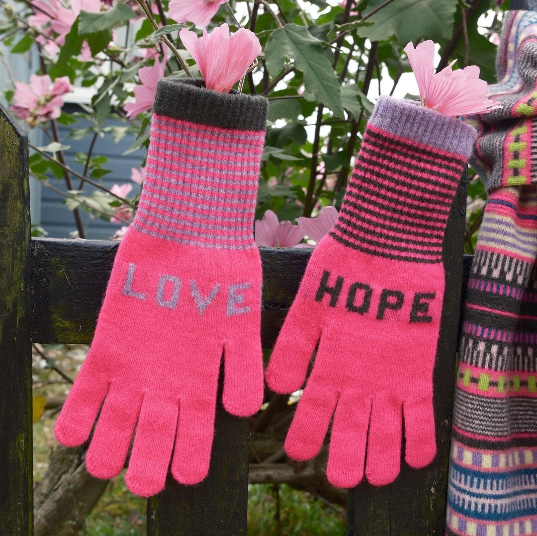 Contrast Love & Hope Gloves - Pink